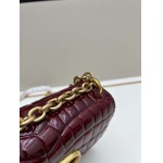 2025年5月28日入荷新作  VALENTINO新品  VLOGO SIGNATURE  -SIZE:19x10x6cm  お安い/人気/本革 バッグ/XX工場