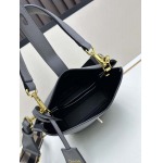 2025年5月28日入荷新作  Saffiano  SIZE:19x18X12cm  お安い/人気/本革 バッグ/XX工場