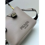 2025年5月28日入荷新作  Saffiano  SIZE:19x18X12cm  お安い/人気/本革 バッグ/XX工場