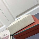 2025年5月28日入荷新作 loro piana  size：19.5*6.5*12cm  お安い/人気/本革 バッグ/XX工場