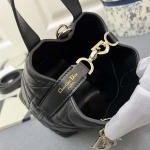 2025年5月28日入荷新作Dior CD mini  SIZE:13*15*12cm  お安い/人気/本革 バッグ/XX工場