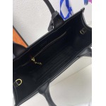 2025年5月28日入荷新作  Prada  SIZE:33-25-11  お安い/人気/本革 バッグ/XX工場