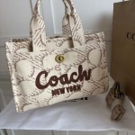 2025年5月28日入荷新作 COACH  斜め下げ バッグ CAM61SIZE:26*19.5*23  お安い/人気/本革 バッグ/XX工場