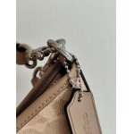 2025年5月28日入荷新作 Coach CV975 laurelSIZE:28×18×11cm  お安い/人気/本革 バッグ/XX工場