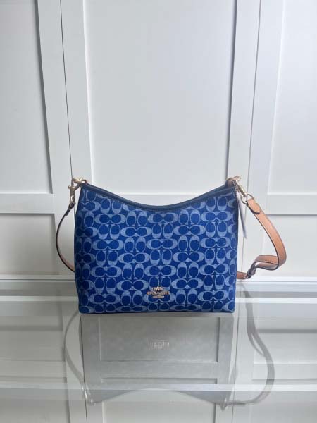 2025年5月28日入荷新作 【新品】COACH LAURE...