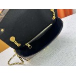 2025年5月28日入荷Louis Vuitton バッグM14526 Trunkie  Monogram SIZE:27.0 x 16.0 x 8.0 CM 人気の新作/誕生日プレゼント/ZC工場