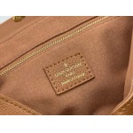 2025年5月28日入荷Louis Vuitton バッグM13151 M13148黑色  【Low Key Messenger】  SIZE：30 x 18 x 12CM 人気の新作/誕生日プレゼント/ZC工場