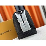 2025年5月28日入荷Louis Vuitton バッグM14020黑   Discovery Slim   Monogram Eclipse   SIZE:38x13x28cm 人気の新作/誕生日プレゼント/ZC工場