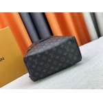 2025年5月28日入荷Louis Vuitton バッグM14020黑   Discovery Slim   Monogram Eclipse   SIZE:38x13x28cm 人気の新作/誕生日プレゼント/ZC工場