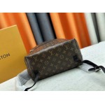 2025年5月28日入荷Louis Vuitton バッグM14020 Discovery Slim  Monogram Eclipse SIZE:38x13x28cm 人気の新作/誕生日プレゼント/ZC工場