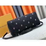 2025年5月28日入荷Louis Vuitton バッグM13966  Pharrell Williams   LV Blason Keepall 40x27x20cm 人気の新作/誕生日プレゼント/ZC工場