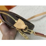 2025年5月28日入荷Louis Vuitton バッグM13440 Pochette Accessoires Monogram  SIZE：22X13X4cm 人気の新作/誕生日プレゼント/ZC工場