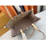 2025年5月28日入荷Louis Vuitton バッグM13079  OnTheGo   Monogram   LV x TM  SIZE:35.0 x 27.0 x 14.0 CM 人気の新作/誕生日プレゼント/ZC工場