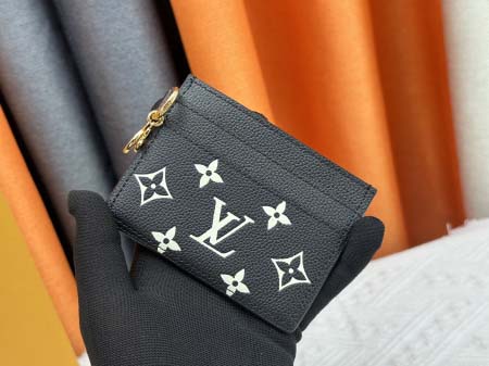 2025年5月28日入荷Louis Vuitton名刺入れM...