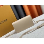 2025年5月28日入荷Louis Vuitton バッグM14564   Wallet On Chain   LV Bloom   11.5 x 4 x 20 CM 人気の新作/誕生日プレゼント/ZC工場