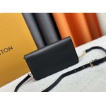 2025年5月28日入荷Louis Vuitton バッグM14564   Wallet On Chain   LV Bloom   11.5 x 4 x 20 CM 人気の新作/誕生日プレゼント/ZC工場