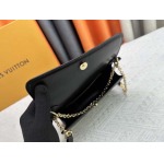 2025年5月28日入荷Louis Vuitton バッグM14564   Wallet On Chain   LV Bloom   11.5 x 4 x 20 CM 人気の新作/誕生日プレゼント/ZC工場