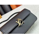 2025年5月28日入荷Louis Vuitton バッグM14564   Wallet On Chain   LV Bloom   11.5 x 4 x 20 CM 人気の新作/誕生日プレゼント/ZC工場