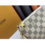 2025年5月28日入荷Louis Vuitton バッグCoussin  SIZE：26 x 20 x 12CM 人気の新作/誕生日プレゼント/ZC工場