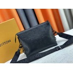 2025年5月28日入荷Louis Vuitton バッグCoussin  SIZE：26 x 20 x 12CM 人気の新作/誕生日プレゼント/ZC工場