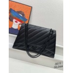 2025年5月29日入荷新作 Balenciaga  crush  SIZE：39.9*24.9*13    お安い/人気/革/バッグ/XX工場