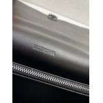 2025年5月29日入荷新作 Balenciaga  crush  SIZE：39.9*24.9*13    お安い/人気/革/バッグ/XX工場