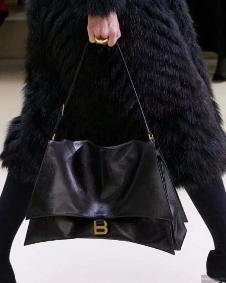 2025年5月29日入荷新作 Balenciaga  cru...