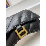 2025年5月29日入荷新作 Balenciaga Crush SIZE：21x4.5x15cm    お安い/人気/革/バッグ/XX工場