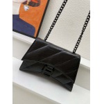 2025年5月29日入荷新作 Balenciaga Crush SIZE：21x4.5x15cm    お安い/人気/革/バッグ/XX工場