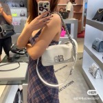 2025年5月29日入荷新作Balenciaga 新作23FallBB Soft 26*24.8*3cm/ 36*23.8*4cmお安い/人気/革/バッグ/XX工場