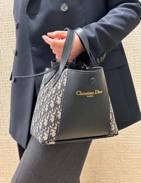 2025年5月29日入荷新作 Dior signature ...