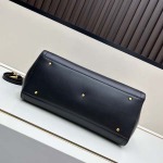 2025年5月29日入荷新作 VALENTINO GARAVANI ANTIBES SIZE: 35X 29X 18CM お安い/人気/革/バッグ/XX工場
