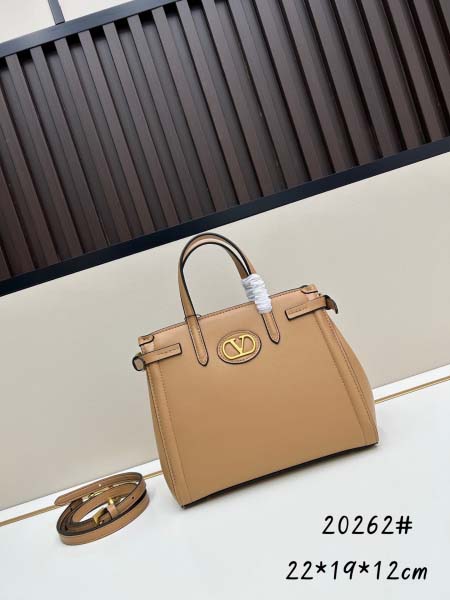 2025年5月29日入荷新作VALENTINO GARAVA...