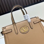 2025年5月29日入荷新作VALENTINO GARAVANI ANTIBES SIZE: 22X 19X 12CM お安い/人気/革/バッグ/XX工場