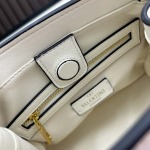 2025年5月29日入荷新作VALENTINO GARAVANI ANTIBES SIZE: 22X 19X 12CM お安い/人気/革/バッグ/XX工場