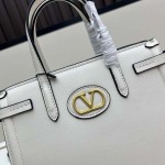 2025年5月29日入荷新作VALENTINO GARAVANI ANTIBES SIZE: 22X 19X 12CM お安い/人気/革/バッグ/XX工場