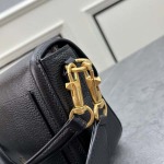 2025年5月29日入荷新作 VALENTINO GARAVANI ALLTIME SIZE：23.5 x18 x 8 CM お安い/人気/革/バッグ/XX工場