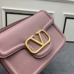 2025年5月29日入荷新作 VALENTINO GARAVANI ALLTIME SIZE：23.5 x18 x 8 CM お安い/人気/革/バッグ/XX工場