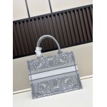 2025年5月29日入荷新作Dior Book Tote】 SIZE:42cmお安い/人気/革/バッグ/XX工場