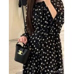 2025年5月29日入荷新作CELINE LouiseSIZE:13.5*16*10cmお安い/人気/革/バッグ/XX工場