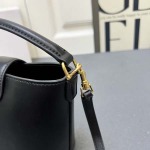 2025年5月29日入荷新作CELINE LouiseSIZE:13.5*16*10cmお安い/人気/革/バッグ/XX工場