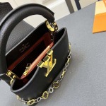 2025年5月29日入荷新作Louis Vuitton M12935 Capucines CapucinesChain On You Monogram SIZE::21×14×8cmお安い/人気/革/バッグ/XX工場