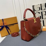 2025年5月29日入荷新作Louis Vuitton  M12938 M12937Capucines ChainOnYou Taurillon SIZE::27×18×9cmSIZE::31.5×20×11cmお安い/人気/革/バッグ/X