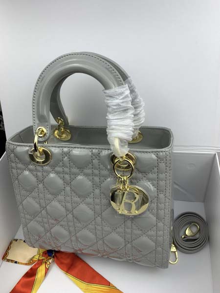 2025年6月5日入荷新作 Lady Dior SIZE:24CMx20CMx11CM    お安い/人気/革/バッグ/SY工場
