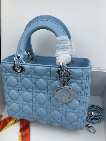 2025年6月5日入荷新作 Lady Dior SIZE:24CMx20CMx11CM    お安い/人気/革/バッグ/SY工場
