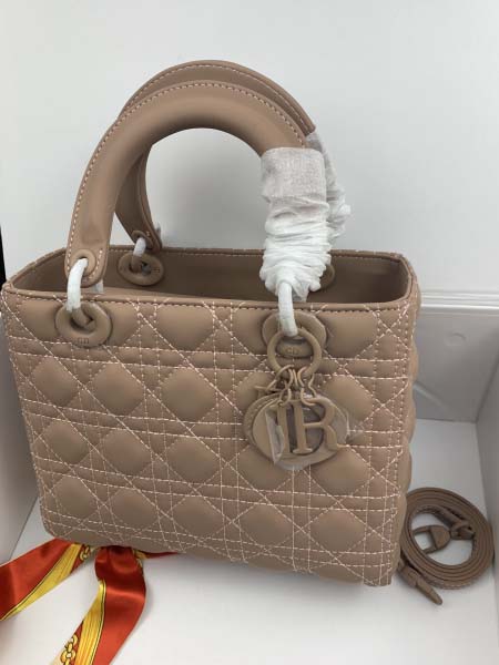2025年6月5日入荷新作 Lady Dior SIZE:24CMx20CMx11CM    お安い/人気/革/バッグ/SY工場