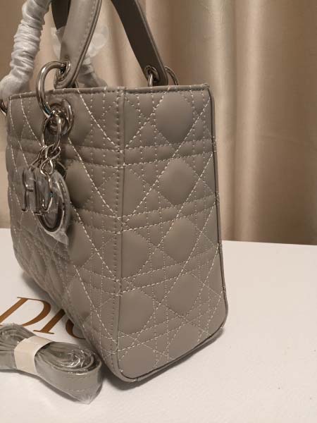 2025年6月5日入荷新作Lady Dior SIZE:：24cm    お安い/人気/革/バッグ/SY工場