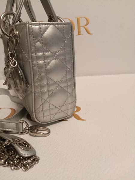 2025年6月5日入荷新作Lady Dior SIZE:17cm    お安い/人気/革/バッグ/SY工場