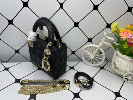 2025年6月5日入荷新作 17CMx15CMx7CM  Lady Diorお安い/人気/革/バッグ/SY工場