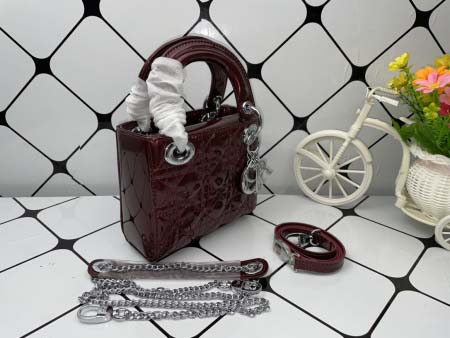 2025年6月5日入荷新作 17CMx15CMx7CM  Lady Diorお安い/人気/革/バッグ/SY工場